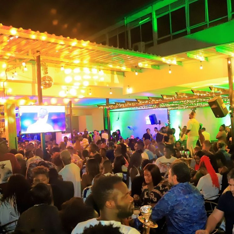 Entertainment & Ambience