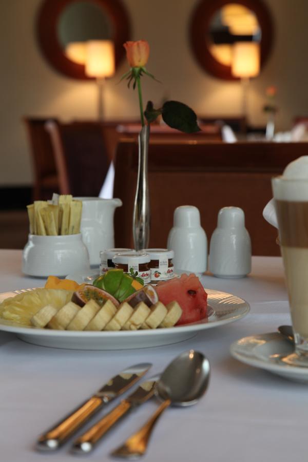 Dining & beverage