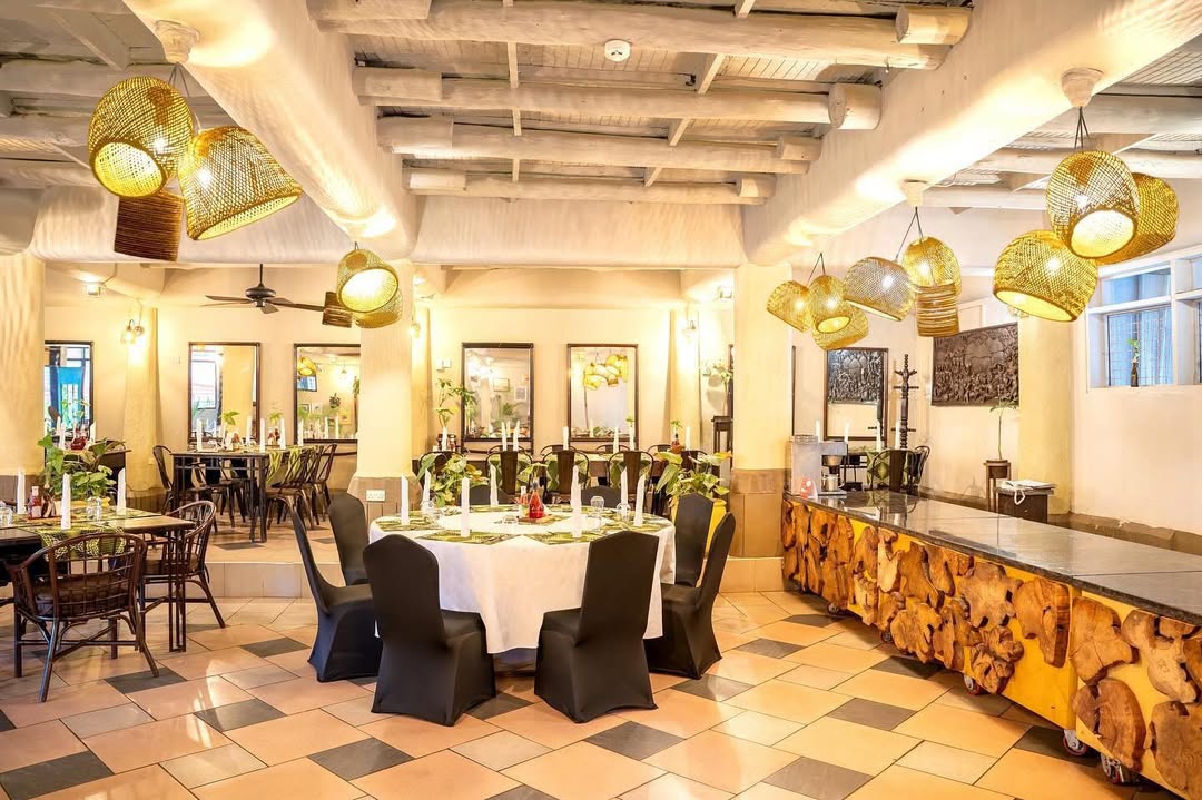 Dining & Refreshments