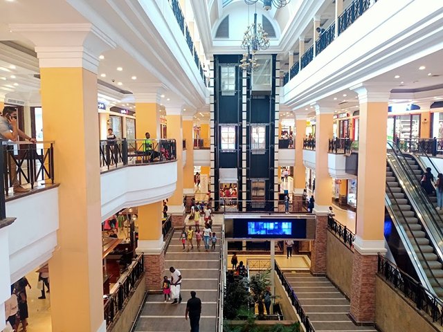Retail & Shopping
