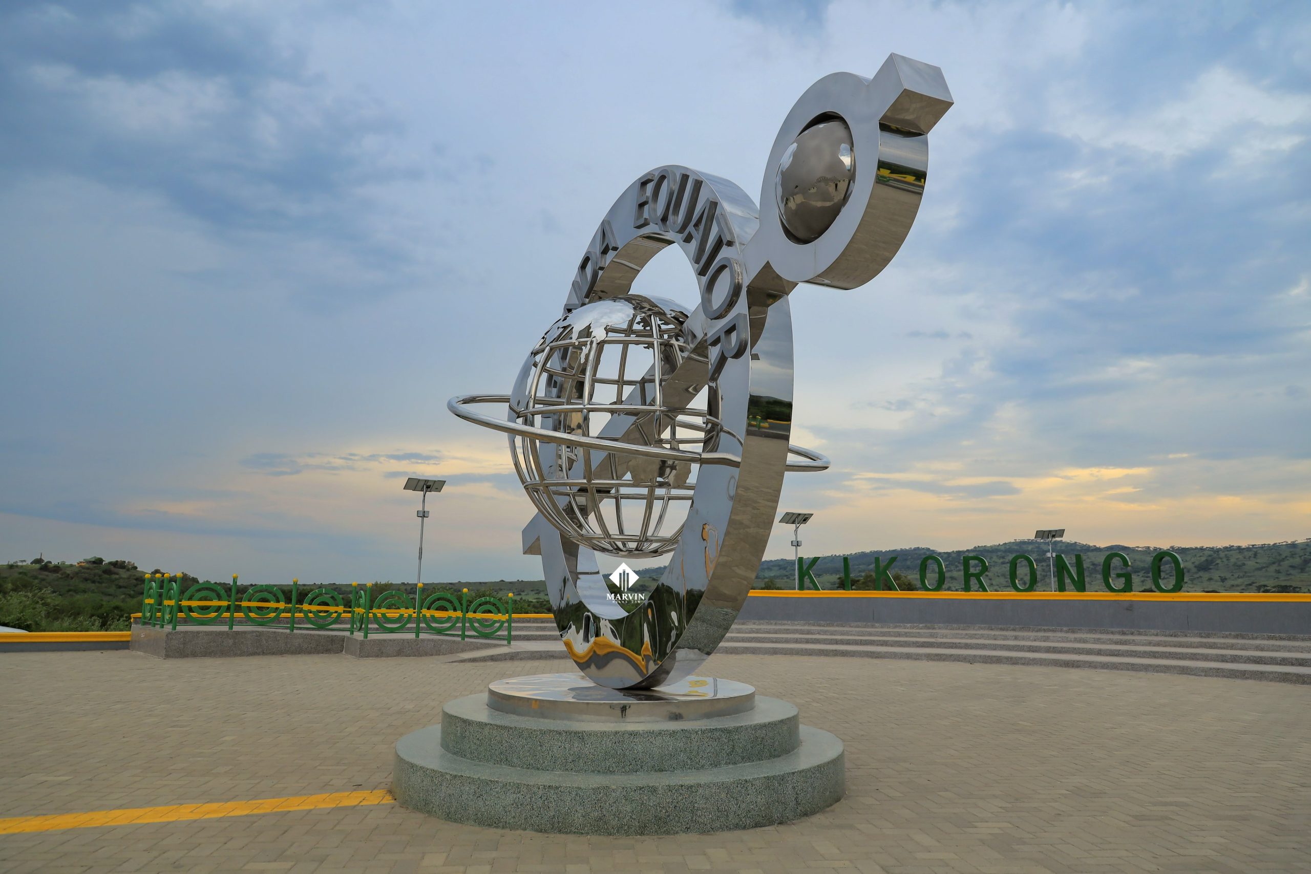 Kikorongo-Equator-Monument