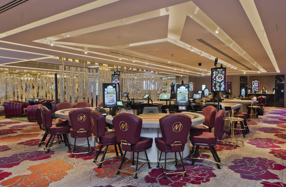 Dining & Lounge