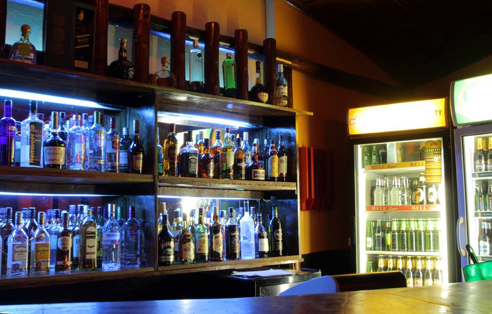 Deuces Bar & Grill
